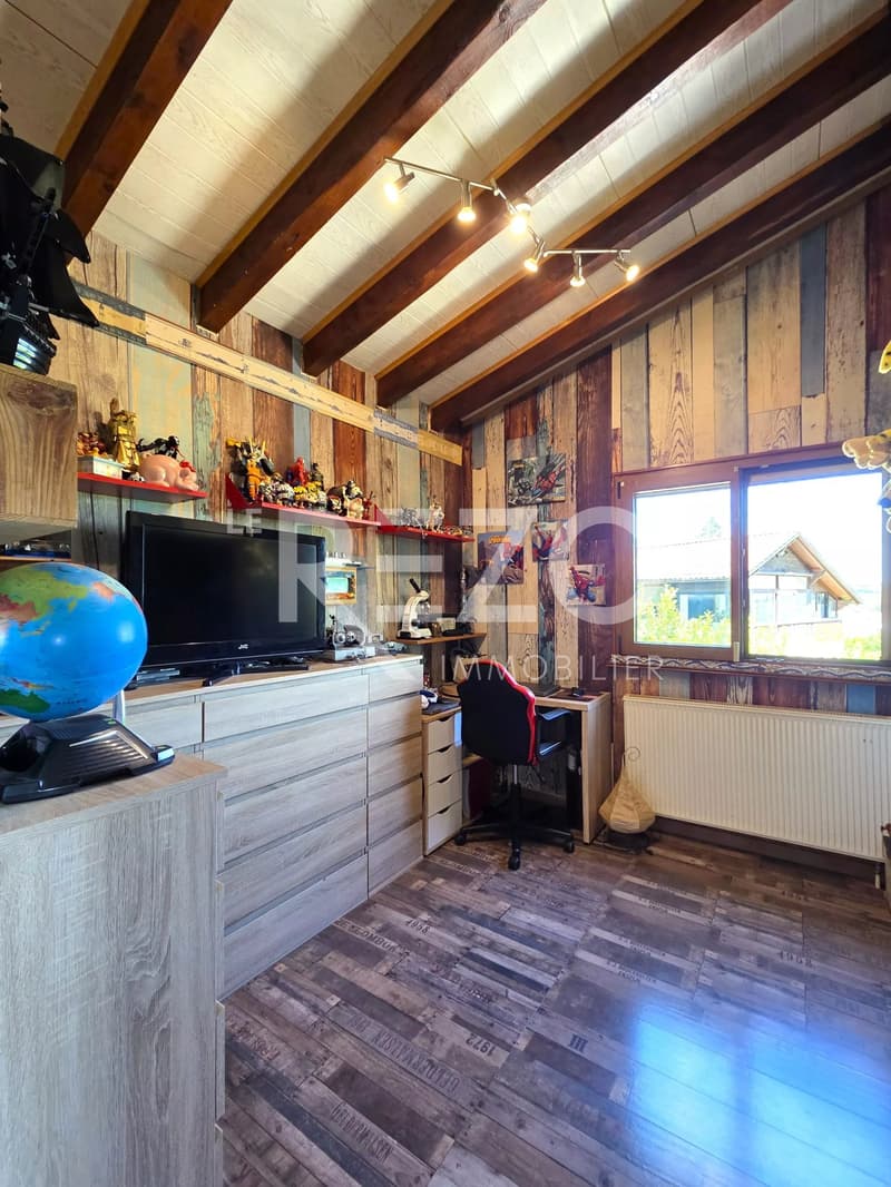 Beautiful 5-room chalet, absolute tranquility and panoramic view of the lake (11)