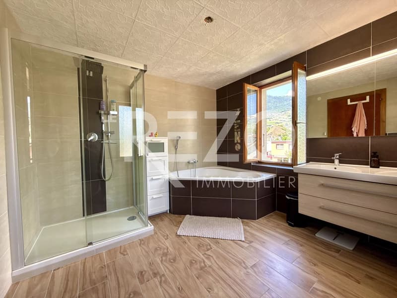 Spacieuse maison familale avec jardin arboré - 3977 Granges, Sierre. (11)