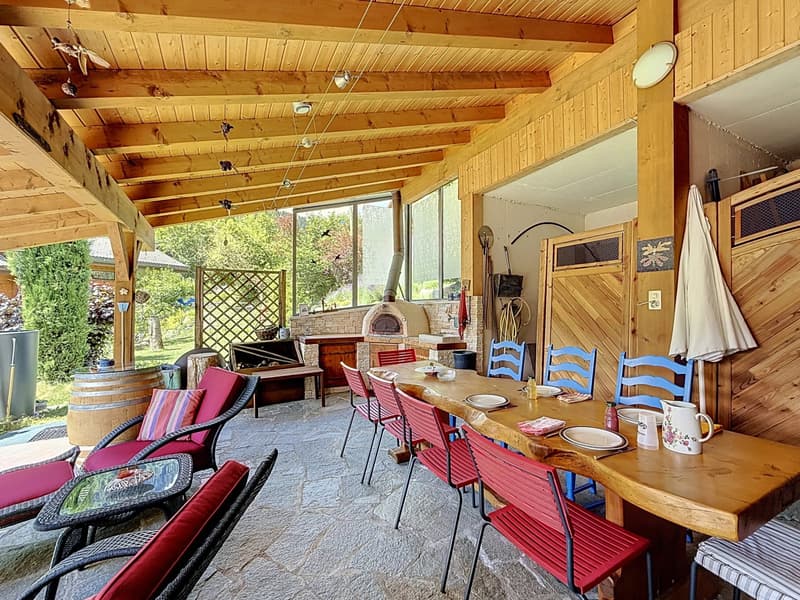 Charming family villa with covered terrace and exceptional views in Chamoson (11)