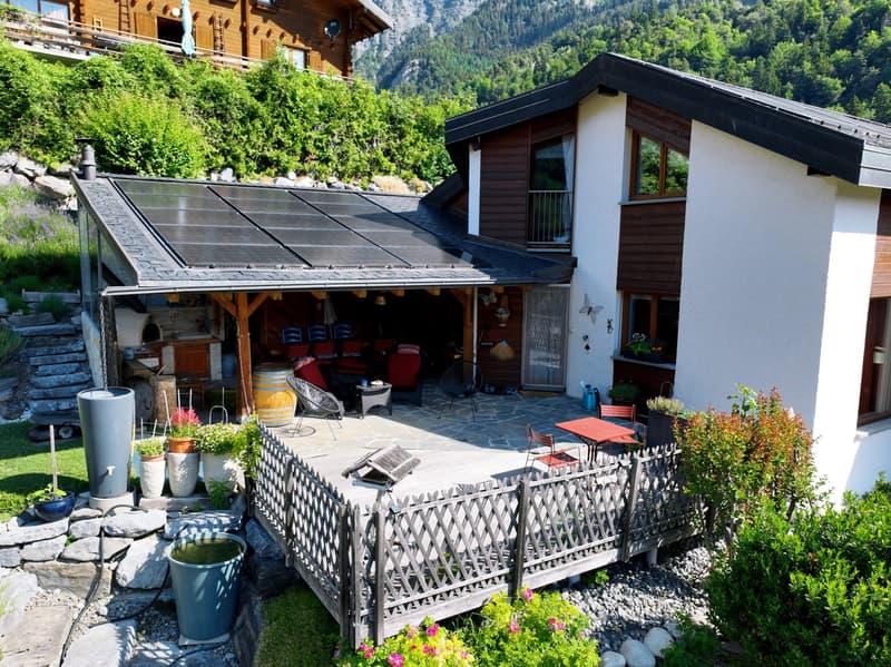 Charming family villa with covered terrace and exceptional views in Chamoson (13)