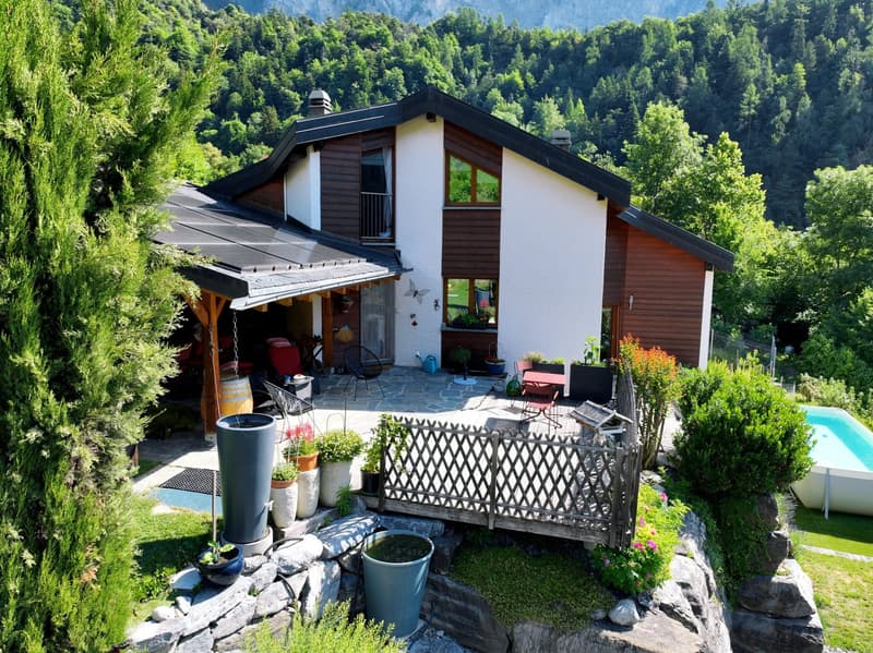 Villa mit Charme und überdachter Terrasse sowie Ausblick auf Chamoson (2)