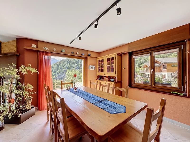 Charming family villa with covered terrace and exceptional view in Chamoson (4)