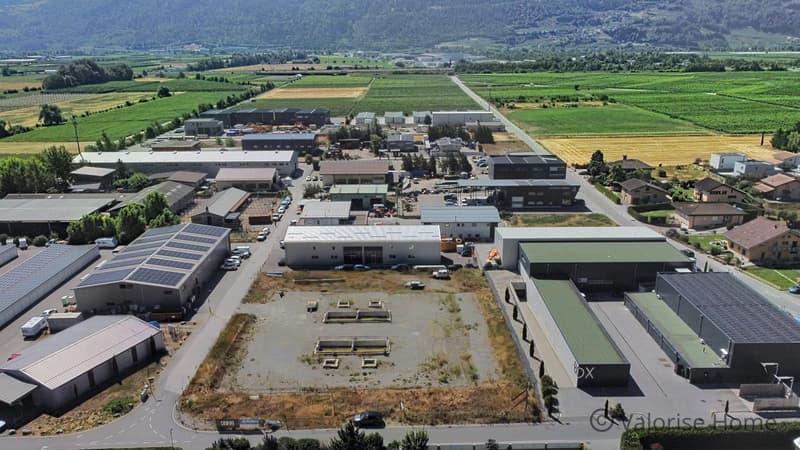 Plot with building permit in Vétroz (2)