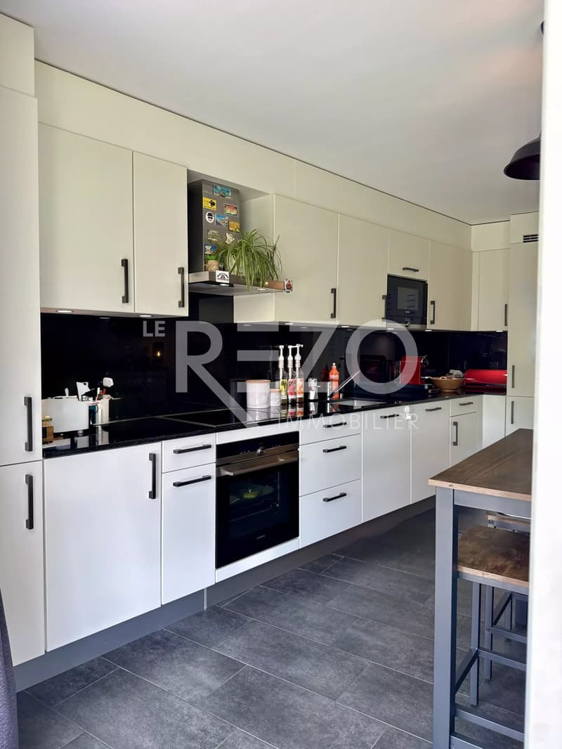 Confortable appartement de 3,5 pièces avec jardin. Vétroz, VS. (4)