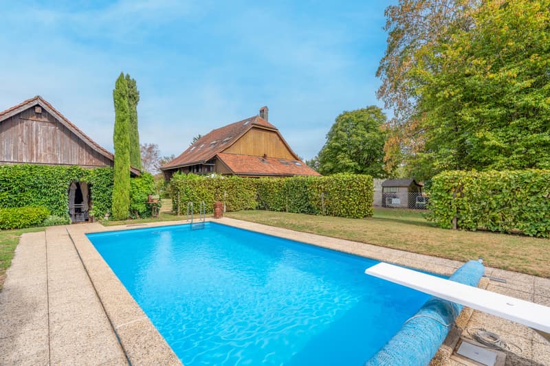 Unique en Romandie ! Ferme rénovée avec piscine en zone agricole (2)