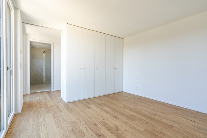 4,5 pièces neuf avec un généreux balcon (6)