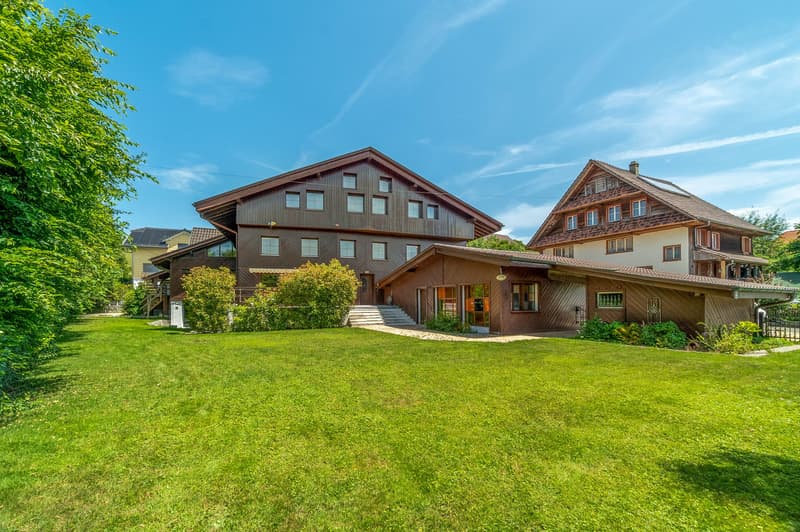 Majestic Estate with Extensive Grounds (2)