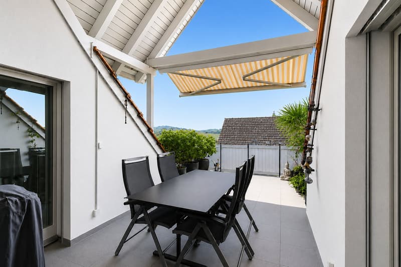 Grosszügige Dach-Maisonettewohnung mit Südwestterrasse und Alpensicht (8)