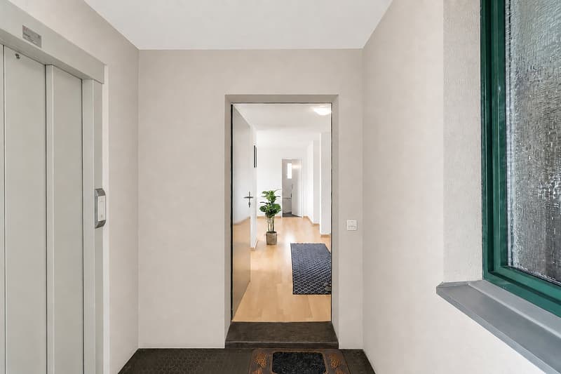 Helle Wohnung mit Balkon und Dachterrasse (2)
