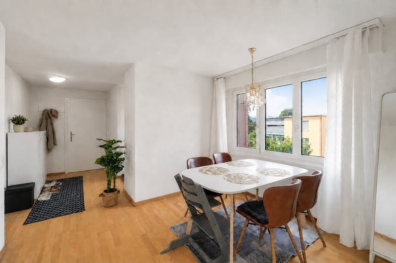 Helle Wohnung mit Balkon und Dachterrasse (5)