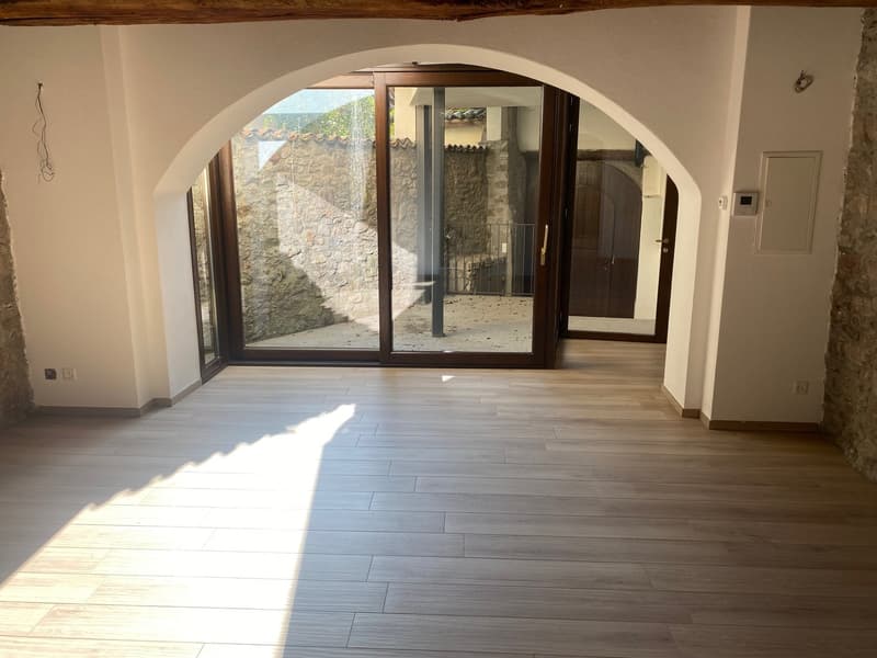 Charakteristische 3,5-Zimmer-Wohnung mit Innenhof (6)