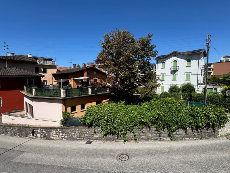 Viganello: Semi-detached house with garden and terrace, ideal investment (2)