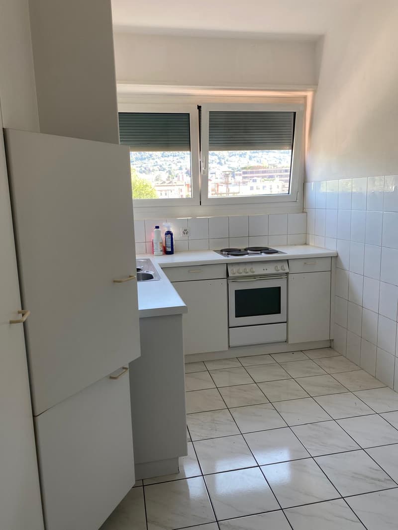 Chiasso, große 3,5-Zimmer-Dachwohnung mit separater Küche (3)