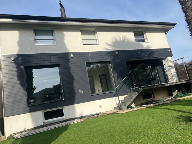 Villa mitten im Grünen mit großen Räumen (5)