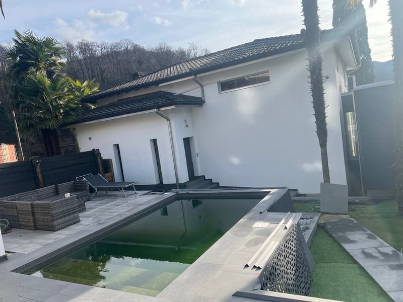 Villa mitten im Grünen mit großen Räumen (4)