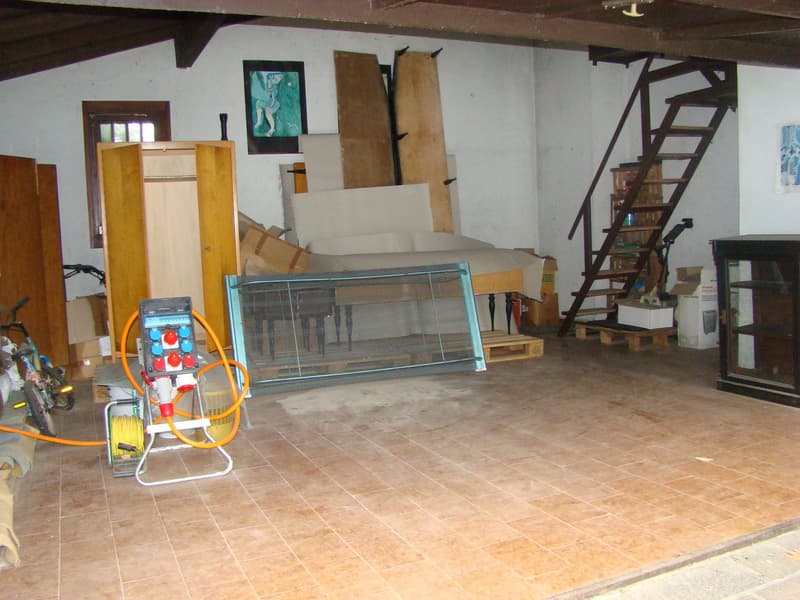 Morbio Inferiore Villa di carattere con ampia vista panoramica immersa nel verde (32)