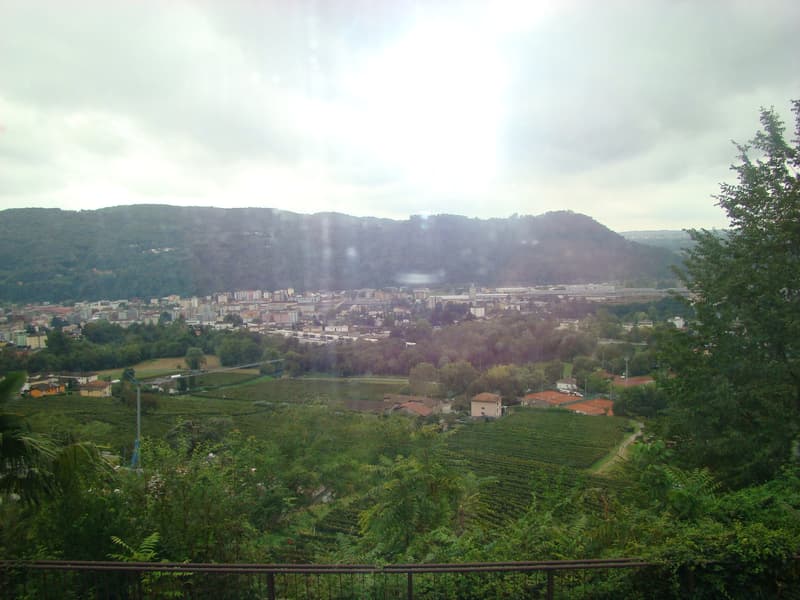 Morbio Inferiore Villa di carattere con ampia vista panoramica immersa nel verde (23)