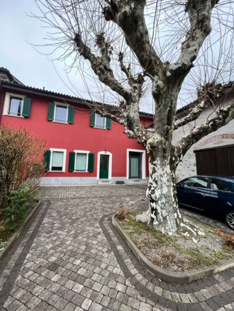 Belle Maison de Campagne de 12 Pièces avec Vignoble à Breganzona (21)