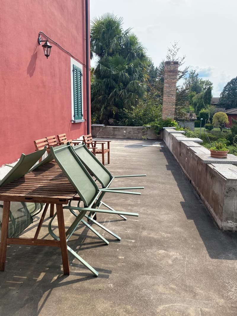 Belle Maison de Campagne de 12 Pièces avec Vignoble à Breganzona (8)