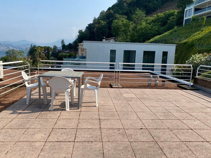 Atemberaubendes 4,5-Zimmer-Dachapartment mit Seeblick in Bissone (17)