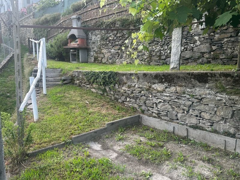 Unabhängiges Haus im Kern von Medeglia (32)
