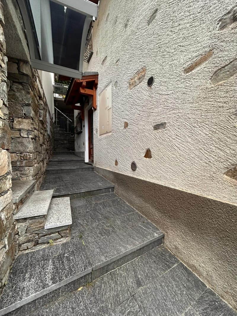 Unabhängiges Haus im Kern von Medeglia (22)