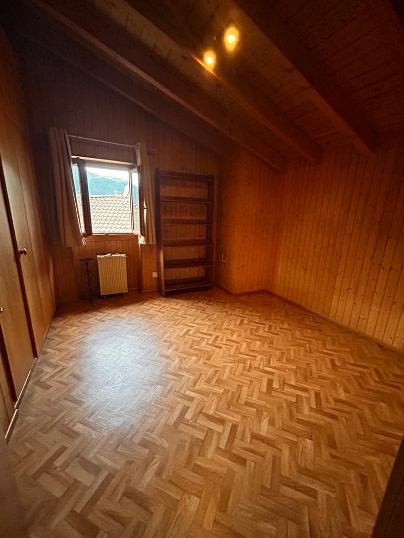 Unabhängiges Haus im Kern von Medeglia (10)