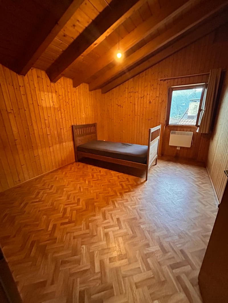 Unabhängiges Haus im Kern von Medeglia (16)
