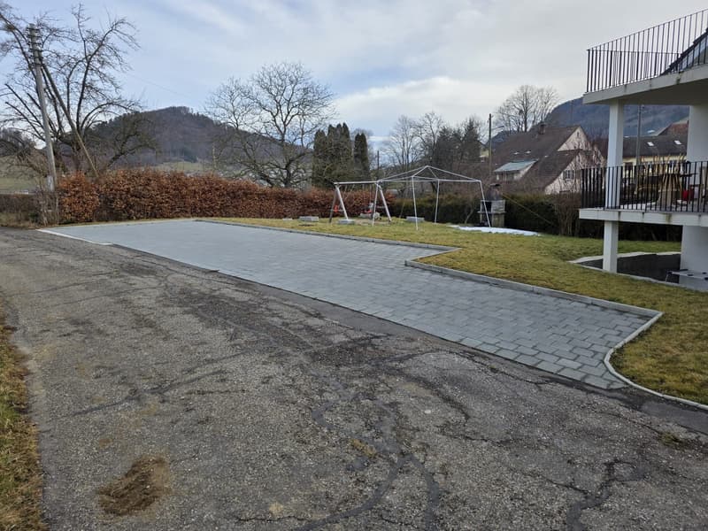 6 places de parking extérieures, neuves et planes - à louer à Zullwil SO (3)