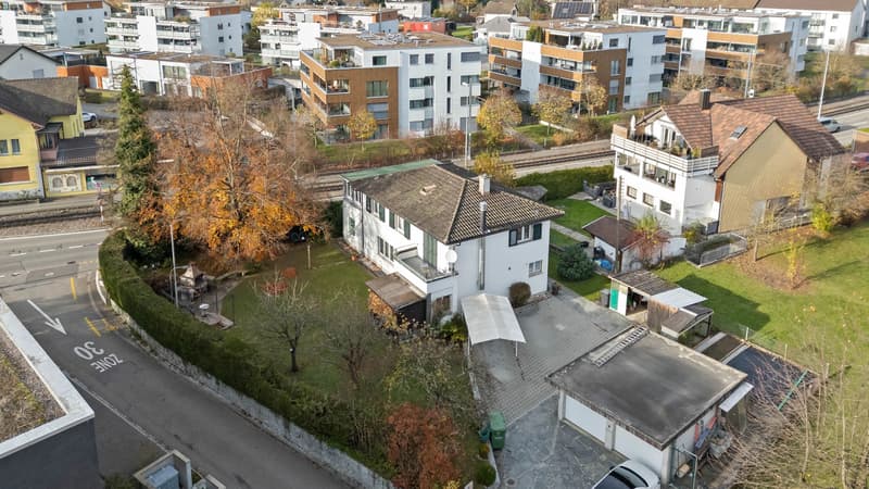 Casa con 2 unità, giardino a Unterentfelden in vendita (1)