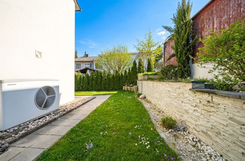Modern, renovated and with pool (6)