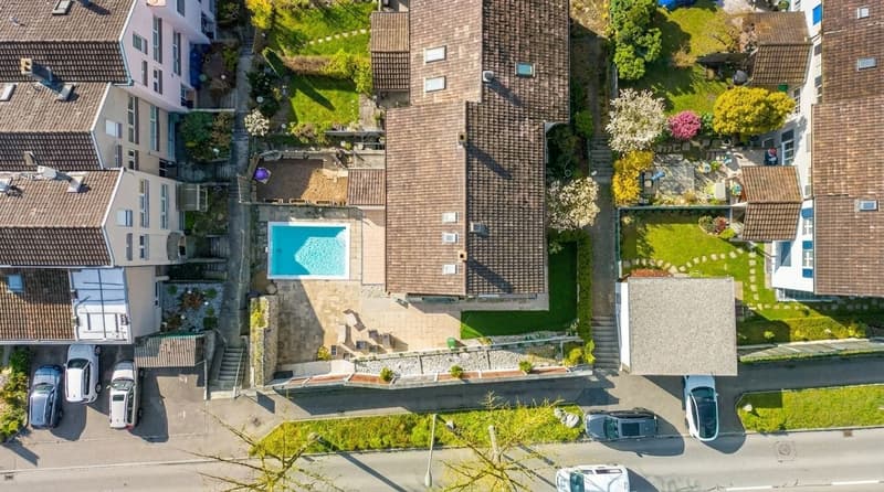Modern, renovated and with pool (12)