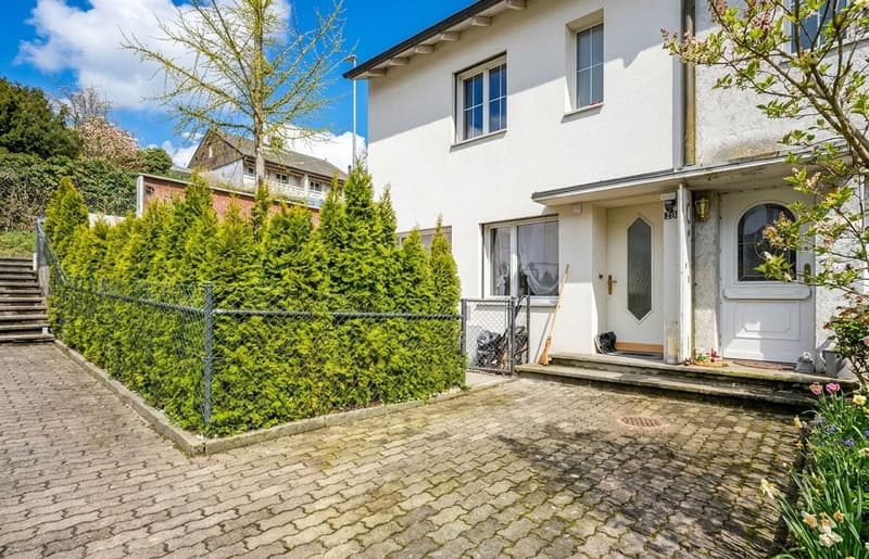 Modern, renovated and with pool (4)