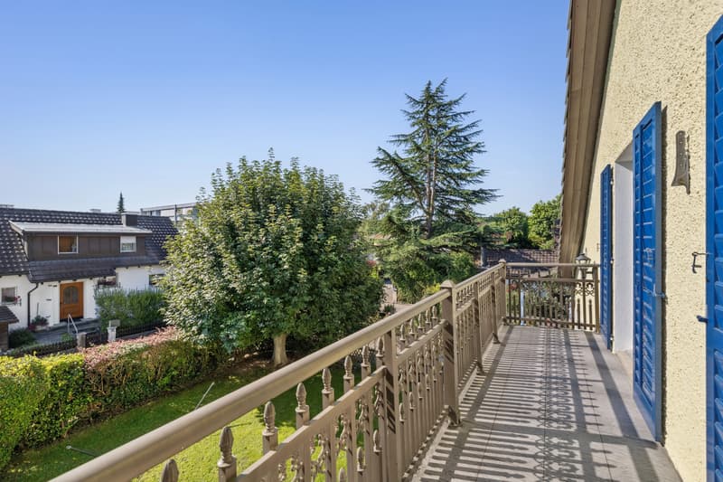 8-room single-family house with large garden in Suhr for sale (13)