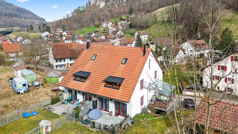 Live quietly on the edge of the forest in a modern home with plenty of privacy (2)