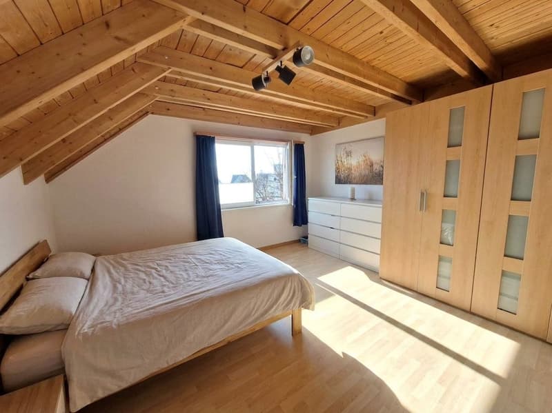 Hell mit Balkon und Aussicht (10)