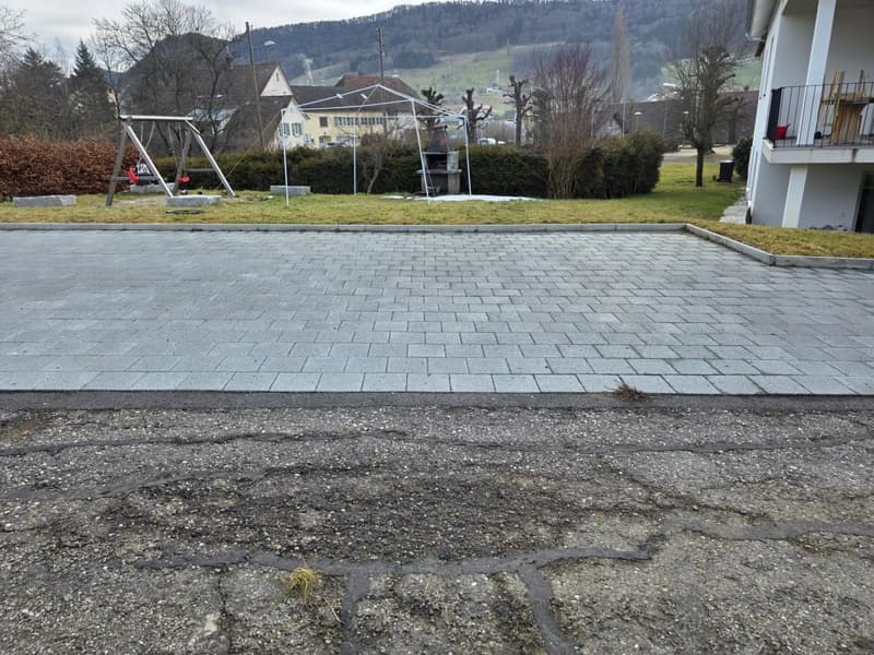 6 Aussenparkplätze, neu und eben (3)