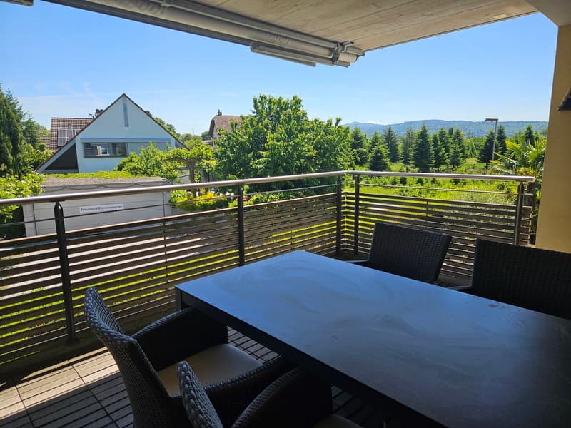 Geräumige 3.5-Zimmer Dachwohnung mit Aussicht in Weiningen (12)