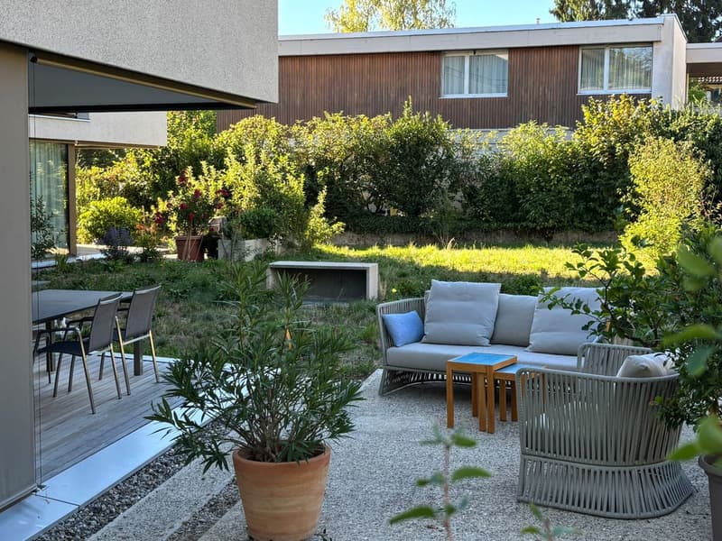 Modern mit Garten und Minergie-Zertifikat (10)