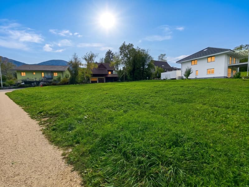 Grosszügige Baulandparzelle mit Aussicht (3)