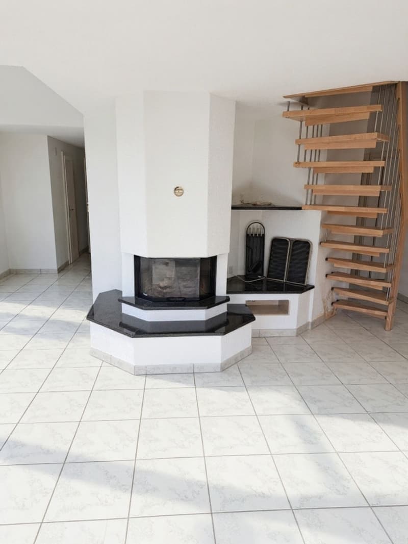 Zweistöckiges Raumwunder in Bremgarten: 6.5-Zimmer-Maisonette mit beheiztem Pavillon & Bastelraum (3)