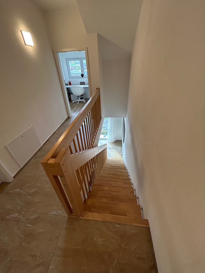Grosszügige 4.5-Zimmer-Maisonette mit zwei Balkonen und Weitsicht an ruhiger Lage (7)