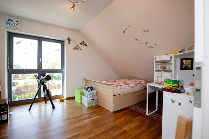 Familienfreundliches Einfamilienhaus an ruhiger Lage mit Garten und Carport (12)
