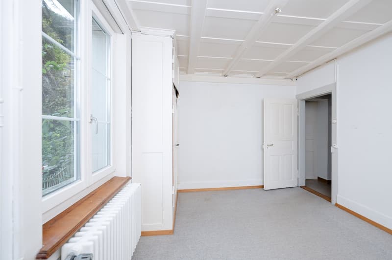 Idyllisches Einfamilienhaus mit wertvollen Landreserven (5)