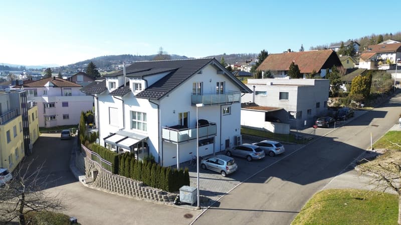 Helle Maisonette-Wohnung mit zwei Balkonen – Mieten mit Kaufoption in Safenwil (1)