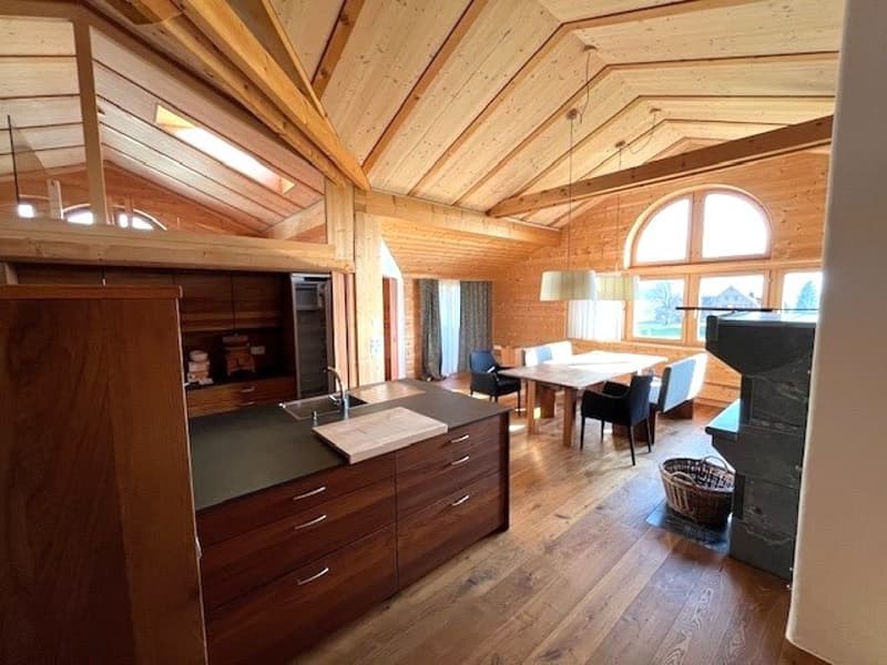 Appartement spacieux 4.5 pièces avec belle vue à Kaltbrunn (1)