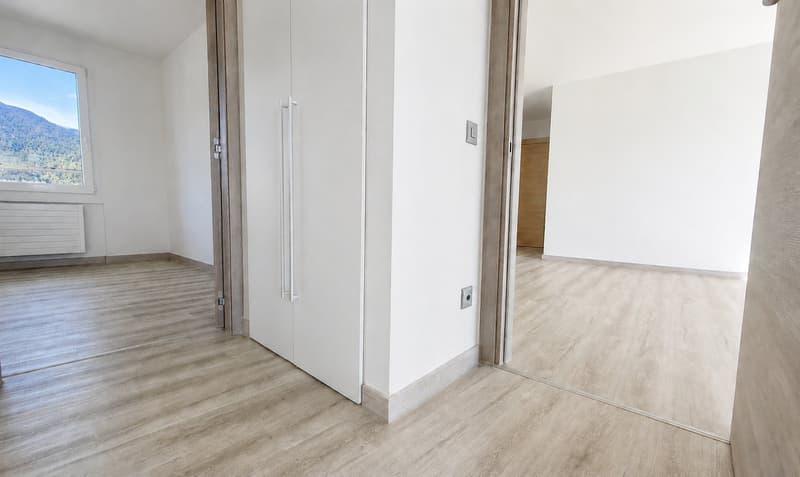 Bis zu 3 Monate kostenlos - Modernes 4.5-Zimmer-Wohnung in Coldrerio renoviert (4)