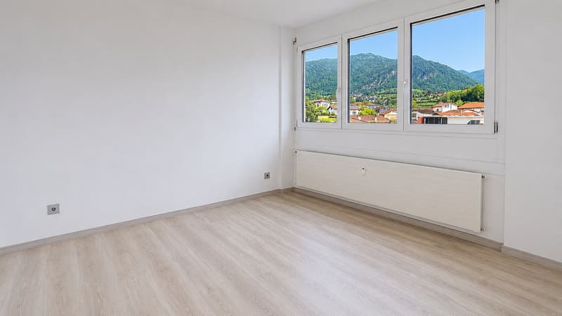 Bis zu 3 Monate kostenlos - Modernes 4.5-Zimmer-Wohnung in Coldrerio renoviert (7)