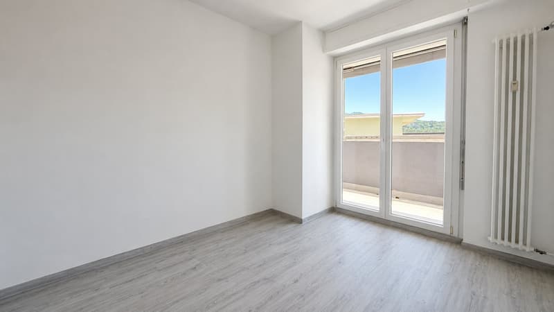 JUSQU'À 3 MOIS GRATUITS - 3,5 pièces rénovés à Chiasso (2)