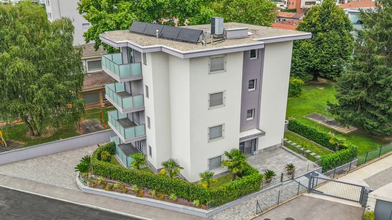 External car parking space for rent in Mendrisio (1)